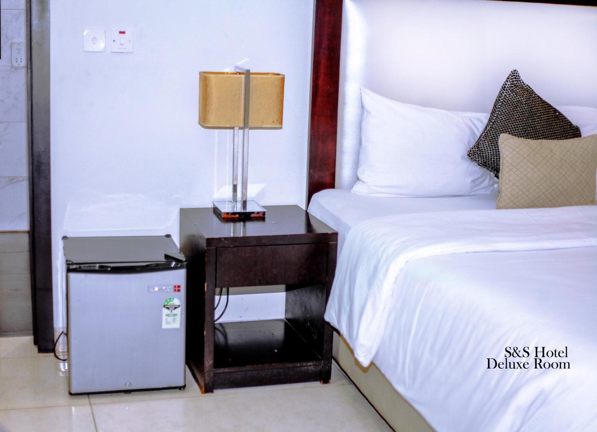 S & S Hotel & Suites Lagos Kültér fotó