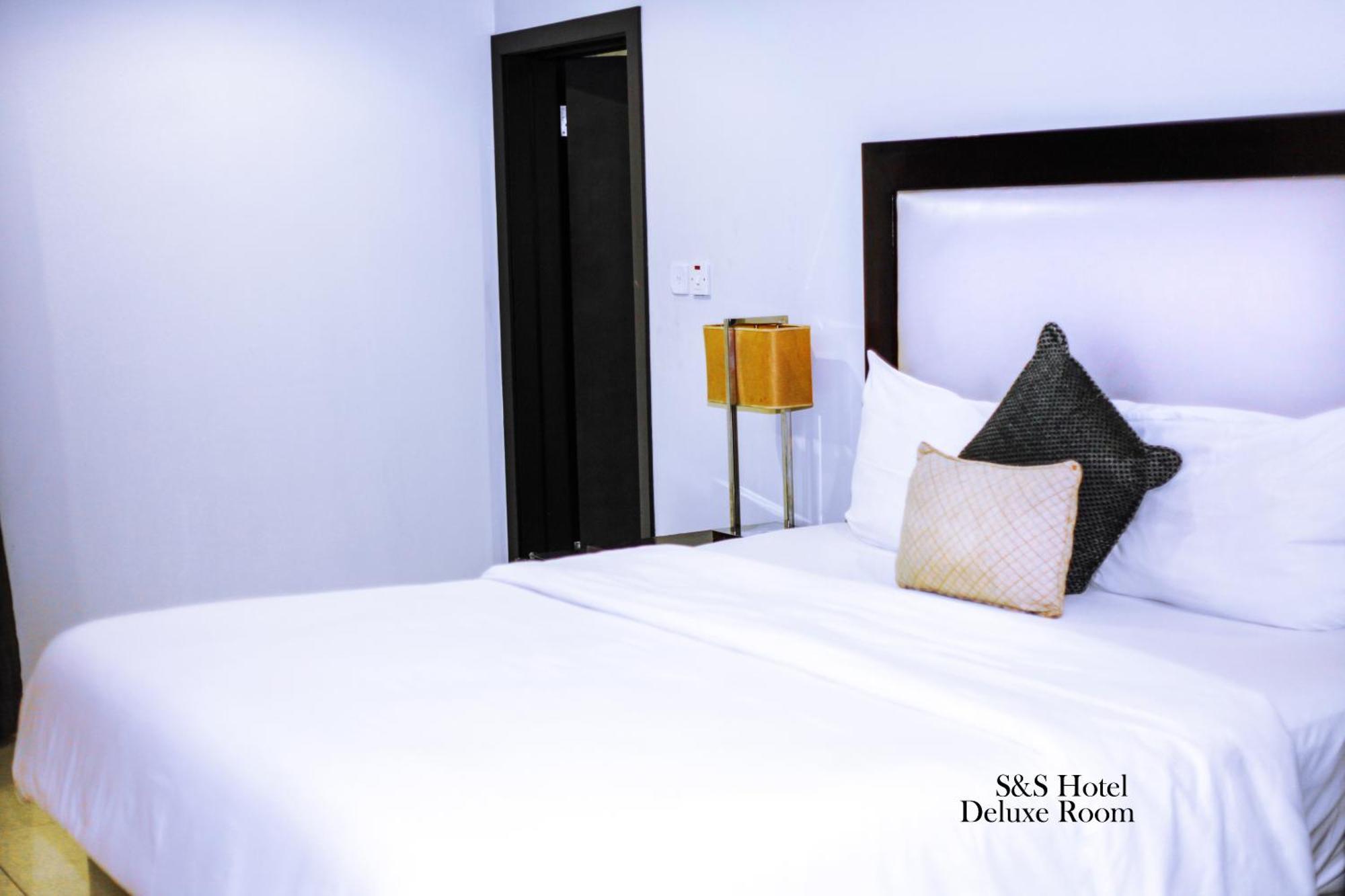 S & S Hotel & Suites Lagos Kültér fotó
