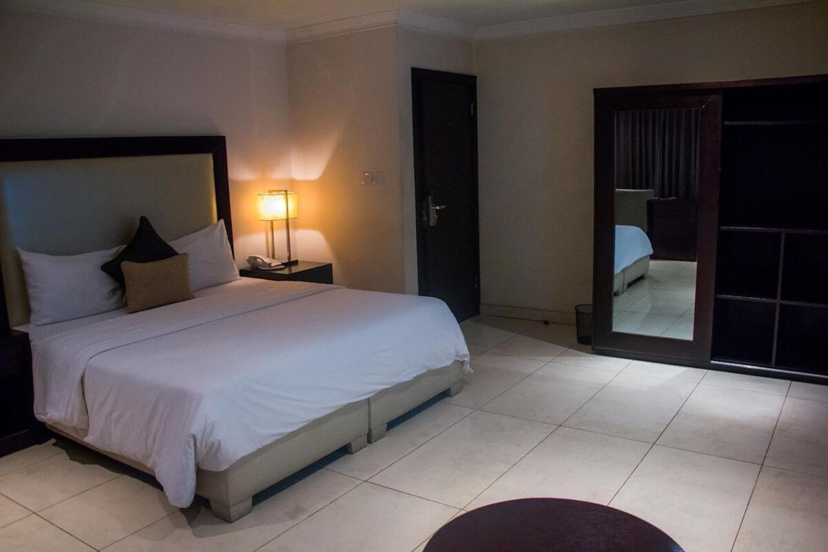 S & S Hotel & Suites Lagos Kültér fotó