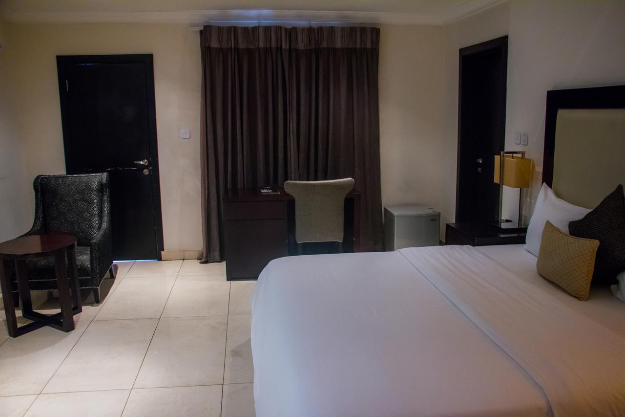 S & S Hotel & Suites Lagos Kültér fotó