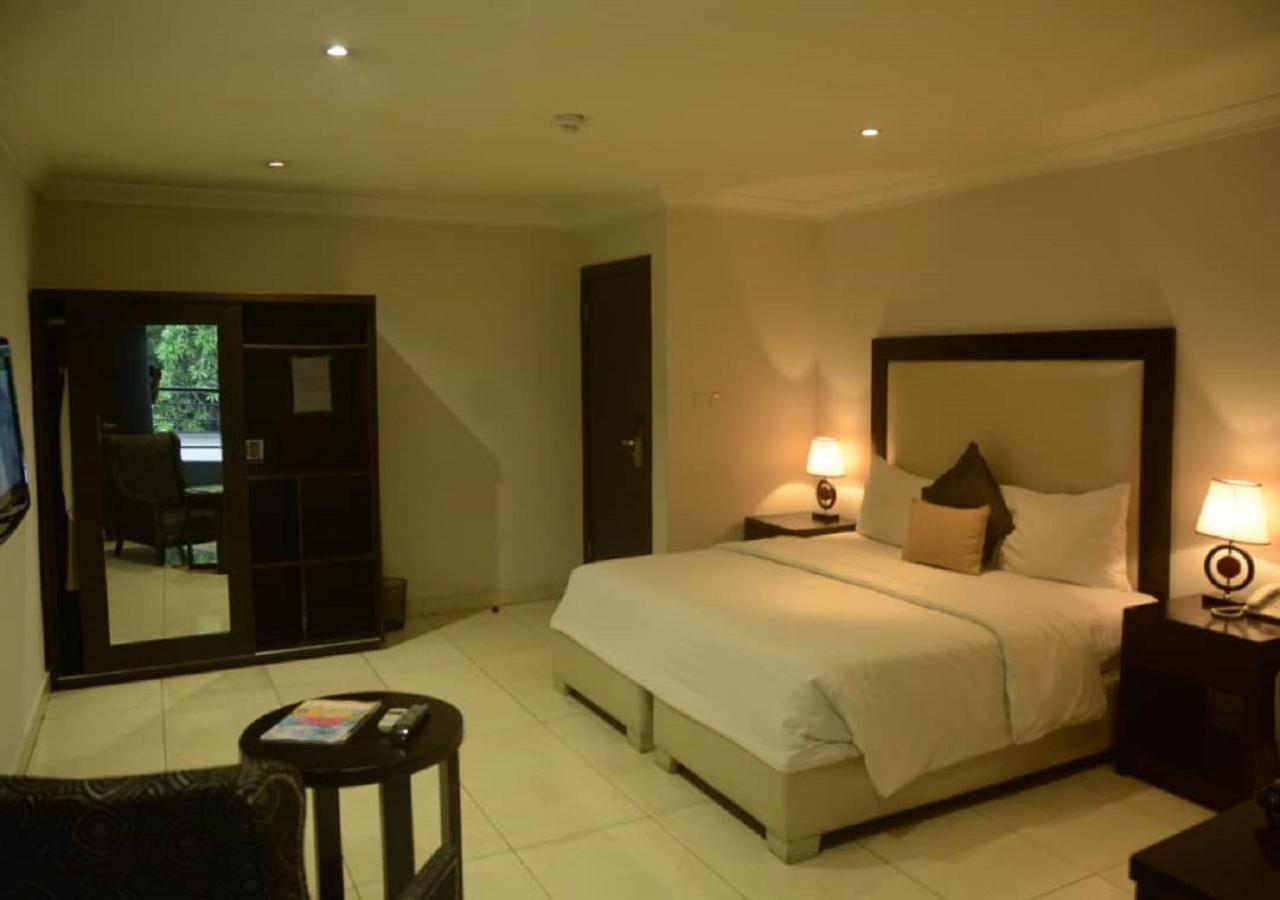 S & S Hotel & Suites Lagos Kültér fotó