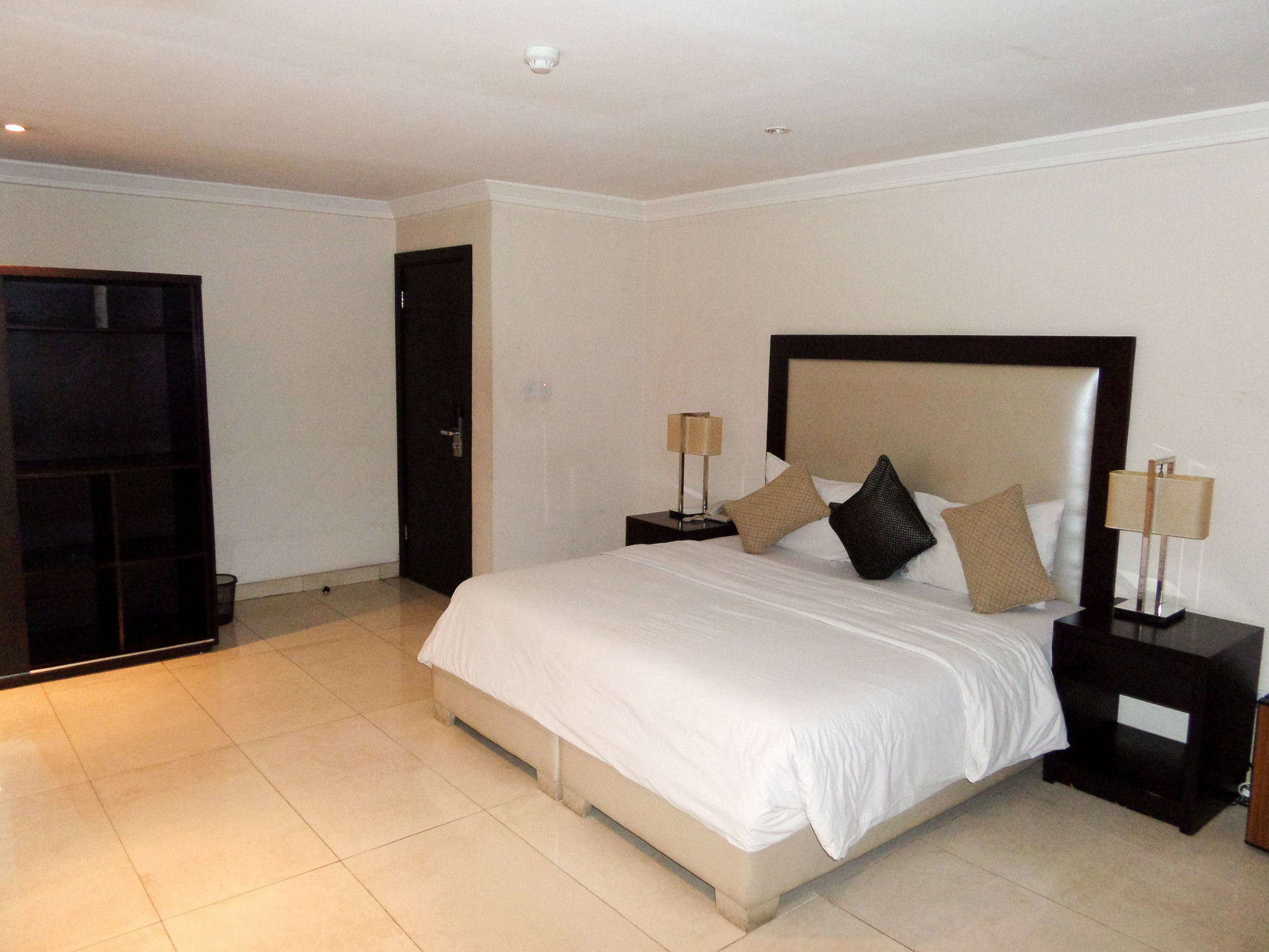 S & S Hotel & Suites Lagos Kültér fotó