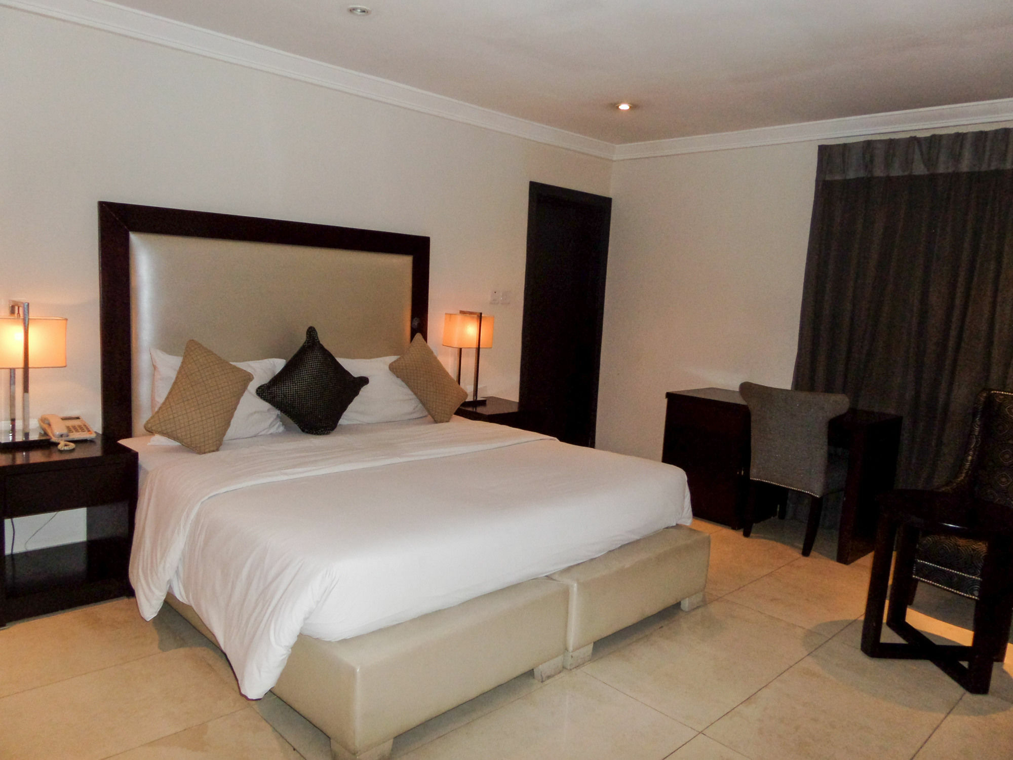 S & S Hotel & Suites Lagos Kültér fotó